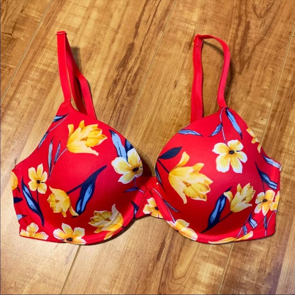 Pink Bras - Picture 4 of 7